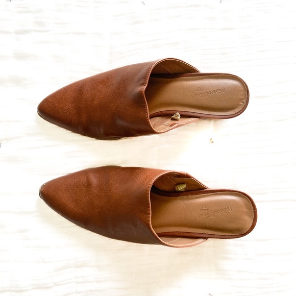 Universal Thread Women’s Shoes, Size Small with Heel - Picture 4 of 5